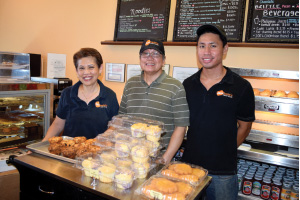 Owners Tita, Vic and JV Villanueva at Jambeto’s Bakery & Café, a Filipino eatery offering specialties such as Brazos de Mercedes, a merengue based cupcake, and Silvanas, a Filipino macaroon. Stafford:  Jambeto's Bakery & Café - www.jambetos.com Sugar Land:  Songkran Thai Grill - www.songkranthaikitchen.com • Aling's - www.alingshakka.com